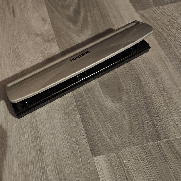 Bostitch 3-Hole Punch - Picture 2 of 6